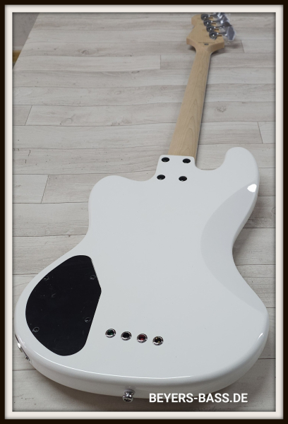 Lakland Skyline Decade, White Gloss